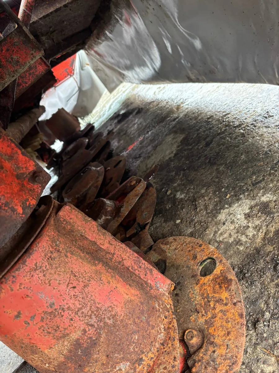 Kuhn front mower - Image 2