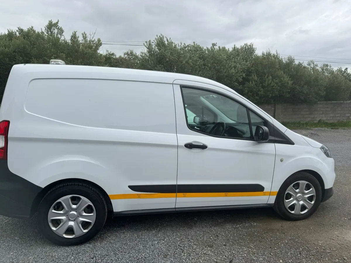 Ford transit courier - Image 4