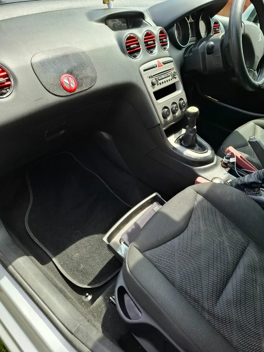 Peugeot 308 2009 - Image 2