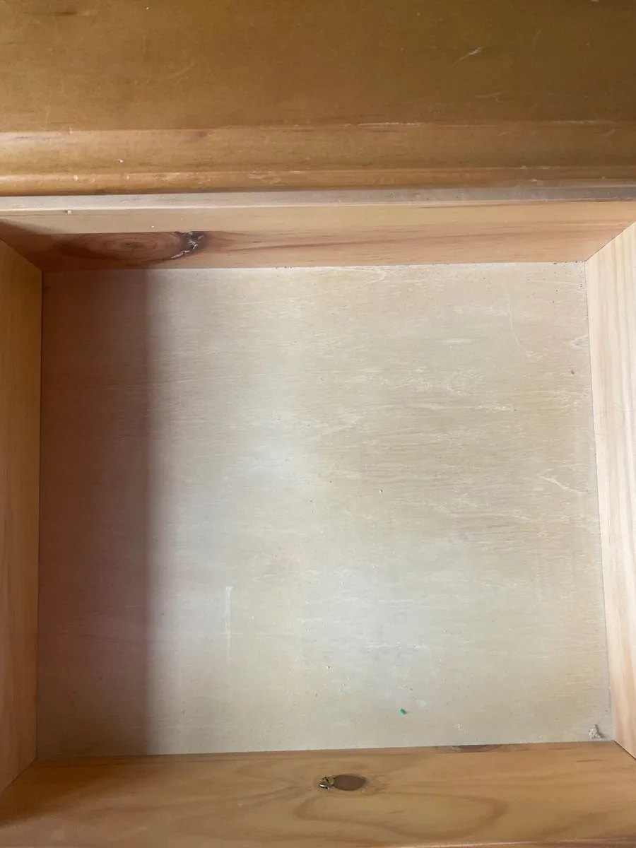 Bed side locked - Image 2