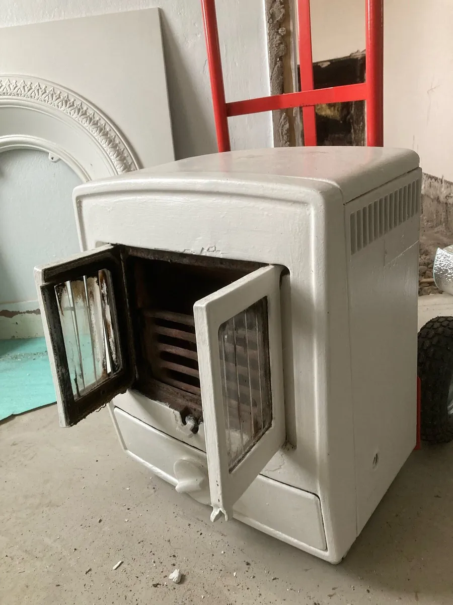 Fire surrounds stove - Image 4