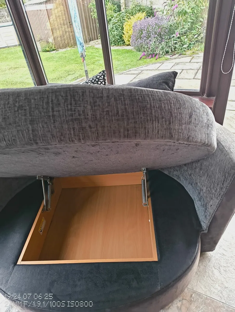 3 Piece Sofa Set - Image 3