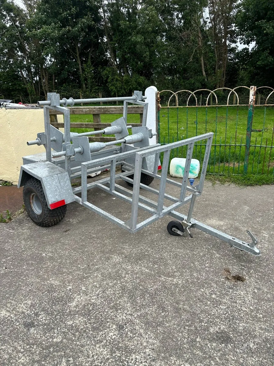 Fencing trailer like new - Image 1