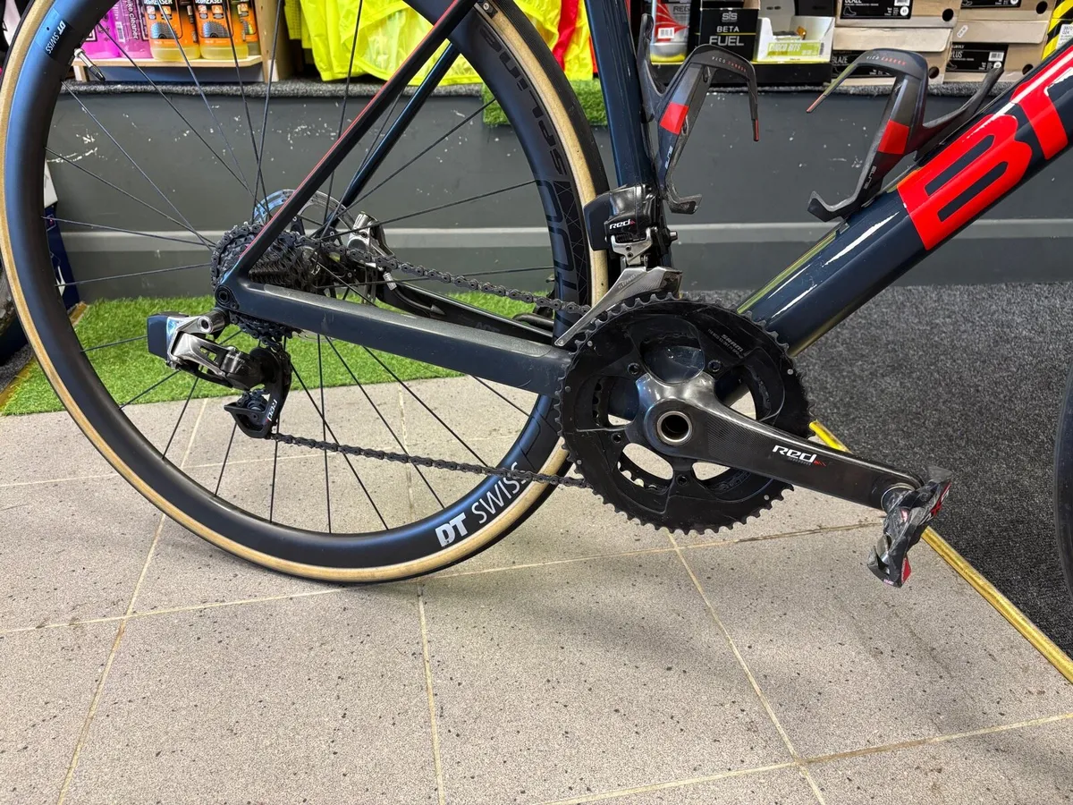 SRAM RED eTap 11 spd disc group set - Image 1