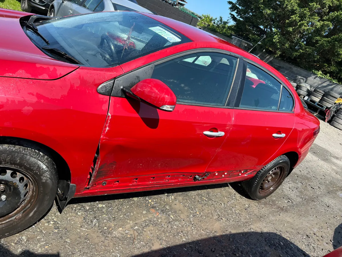 2013 Renault Fluence 1.5 Diesel drive away - Image 4