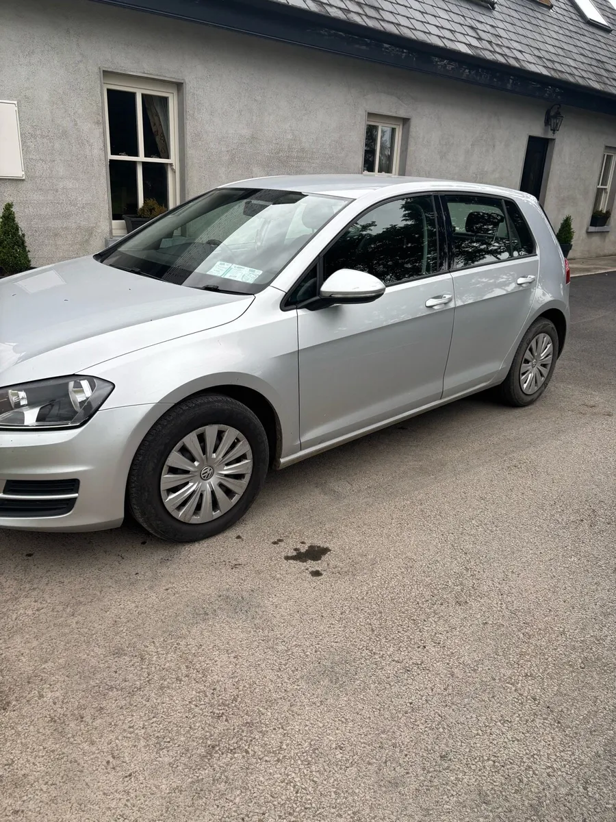 2015 Volkswagen Golf TDI - Image 2