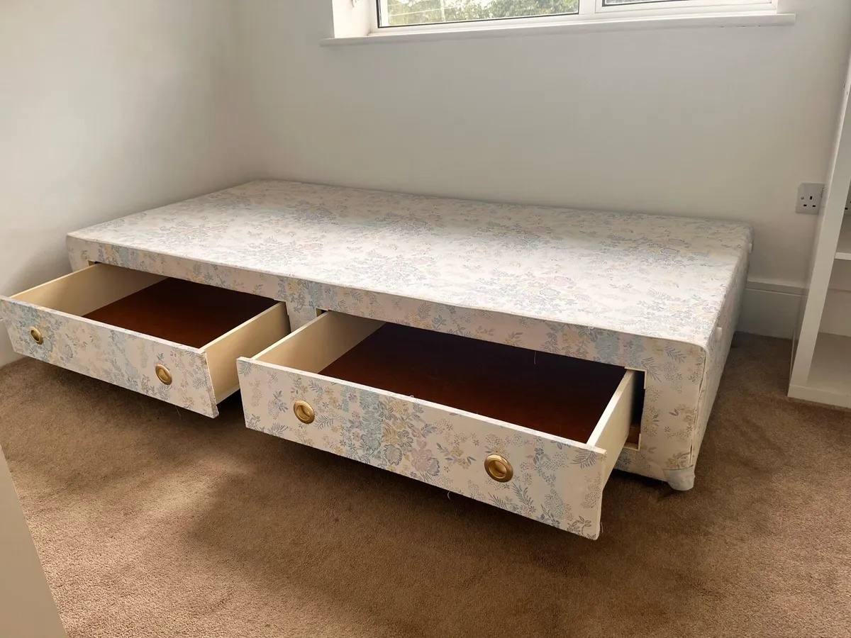 Single Bed - Image 3