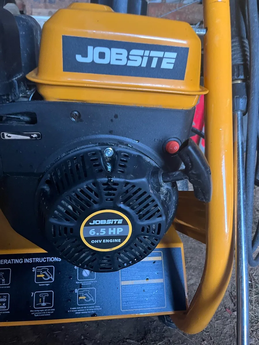 JCB 6.5HP petrol power-washer - Image 3