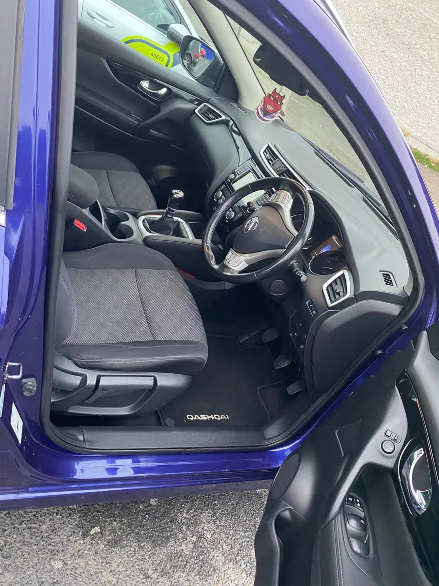 Nissan Qashqai 151 PAN ROOF…..FULLY LOADED SPEC - Image 4