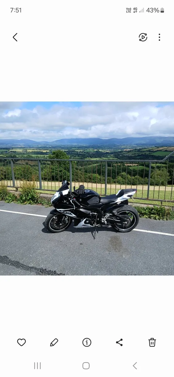 2014 suzuki gsxr 600 rare colour - Image 2