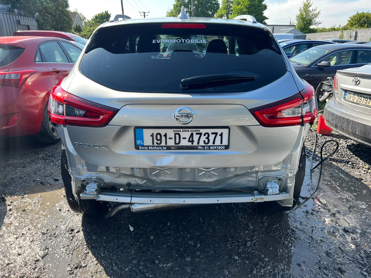 2019 Nissan Qashqai 1.3 petrol low kms - Image 4