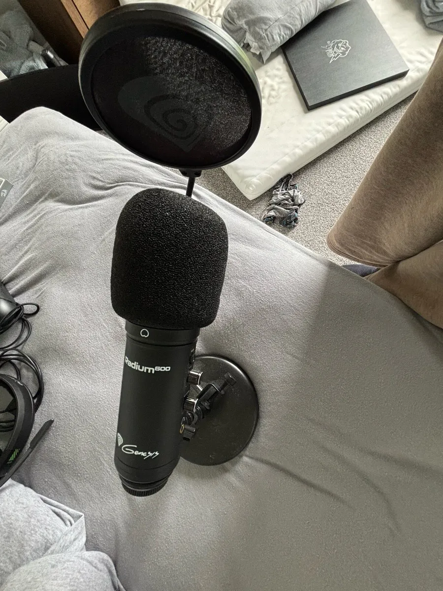 Studio microphone - Image 1