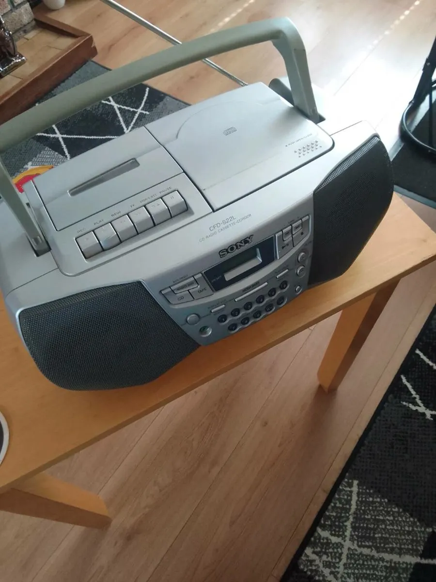 Radio - Image 4