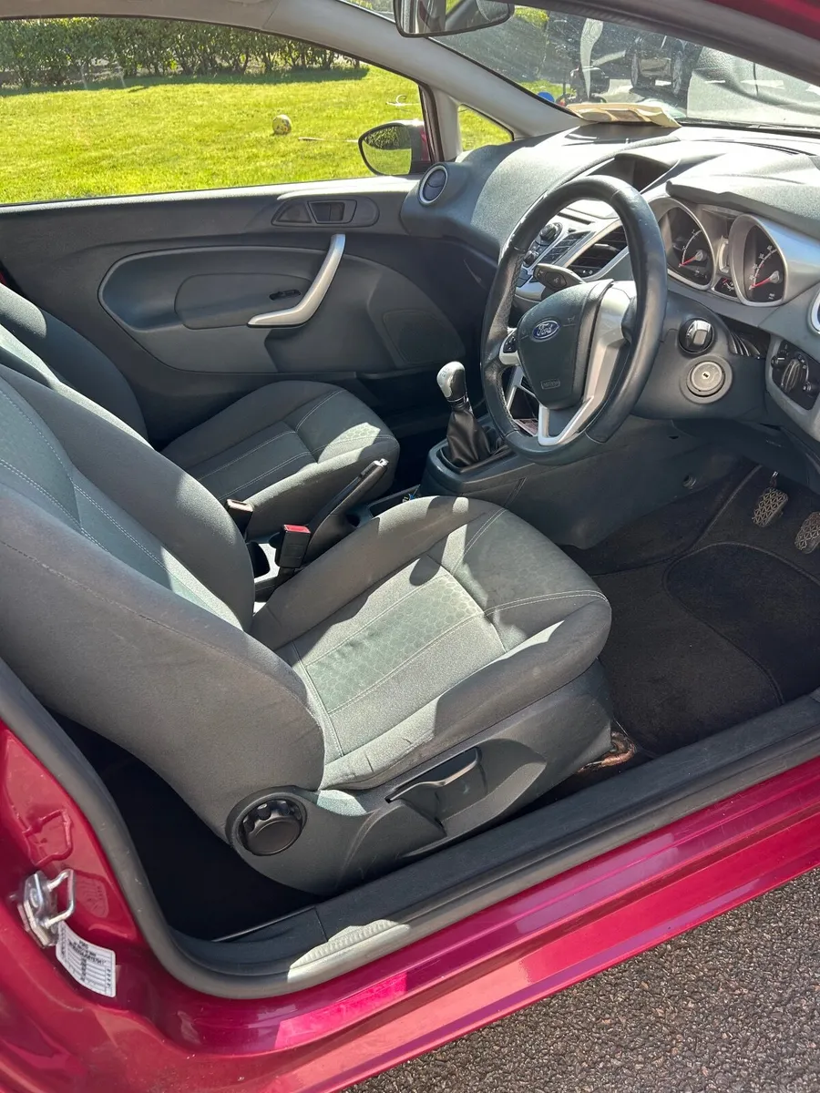 Ford Fiesta 2008 - Image 2