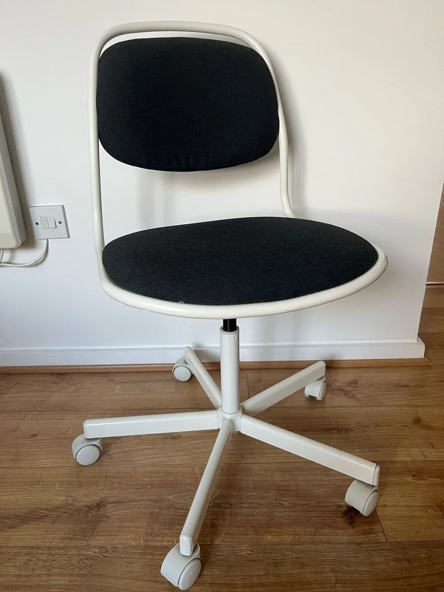 Desk chairs - Image 1