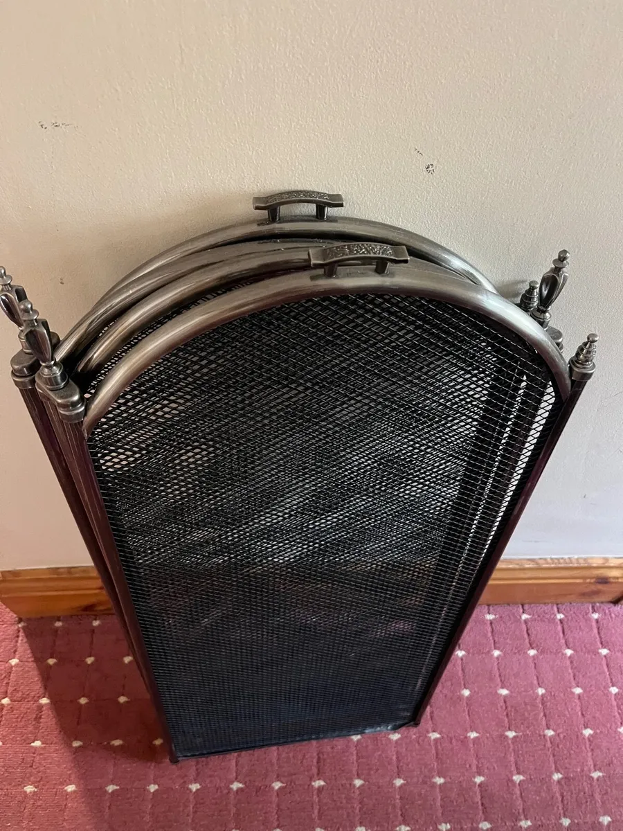 Fire screen - Image 1