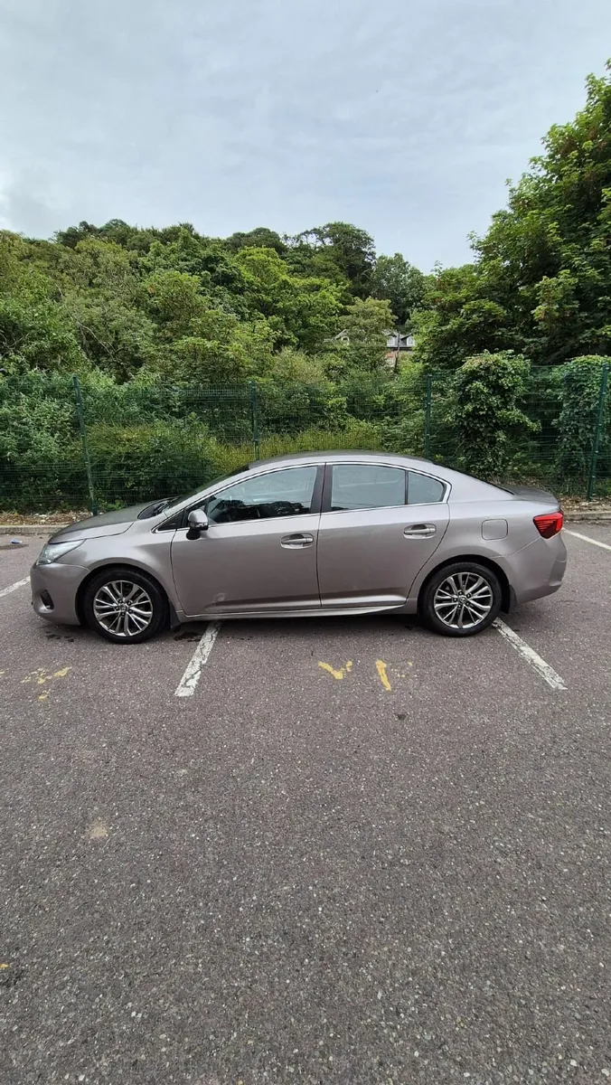 Toyota Avensis Luna 2015 - Image 2