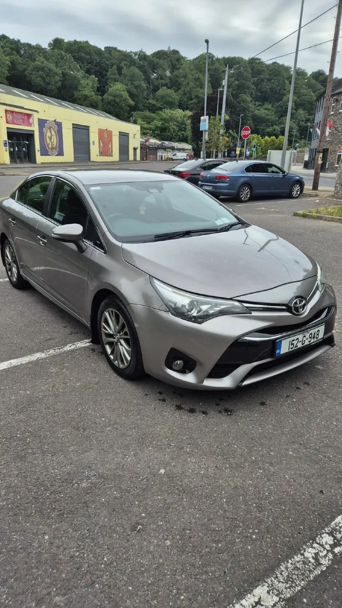 Toyota Avensis Luna 2015 - Image 1