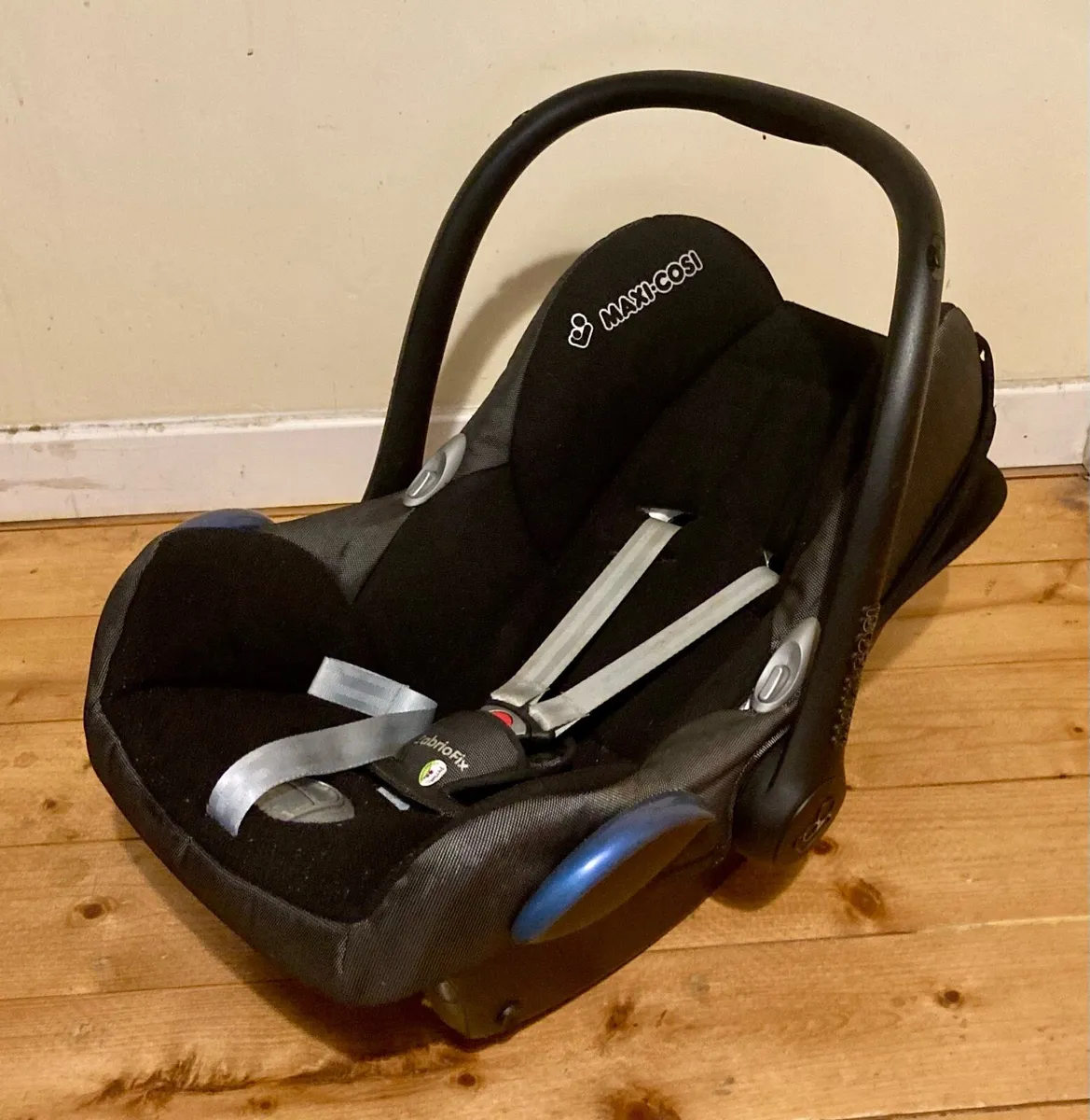 Maxi Cosi Car Seat - Image 1