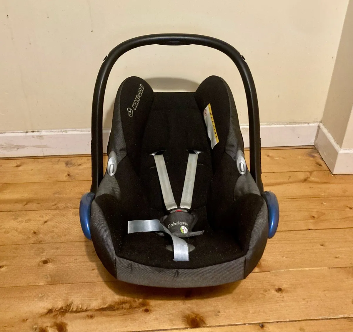 Maxi Cosi Car Seat - Image 2