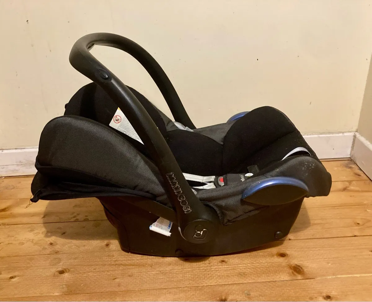 Maxi Cosi Car Seat - Image 3