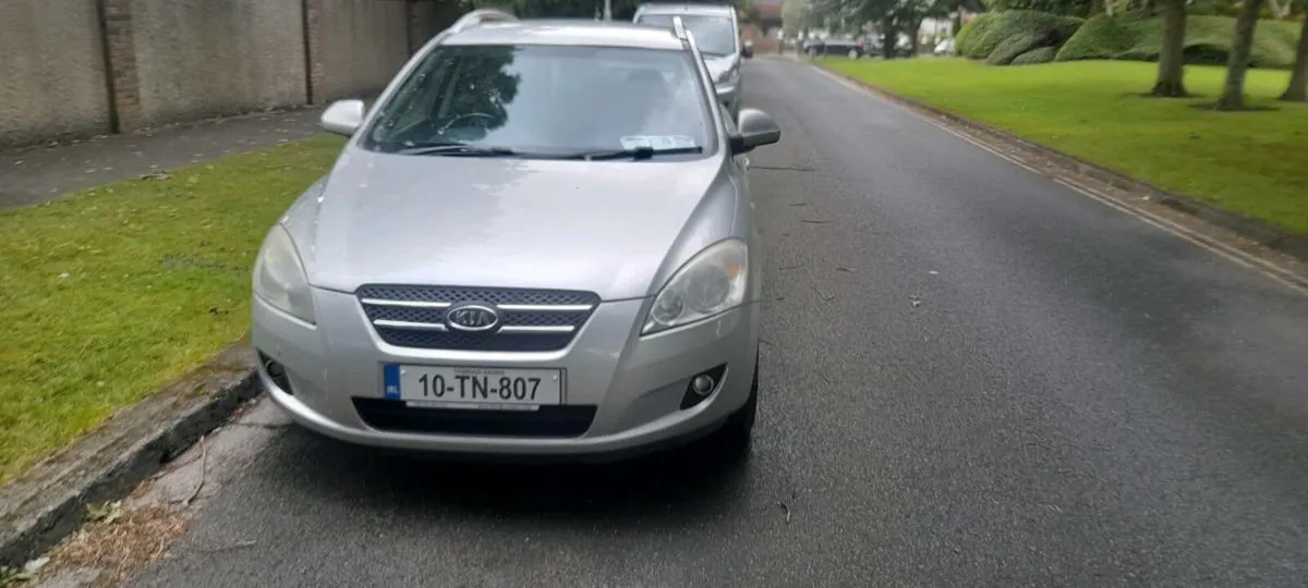 Kia Ceed 2010 Diesel Est NCT 4/26 Tax 1/26 €2,150 - Image 1