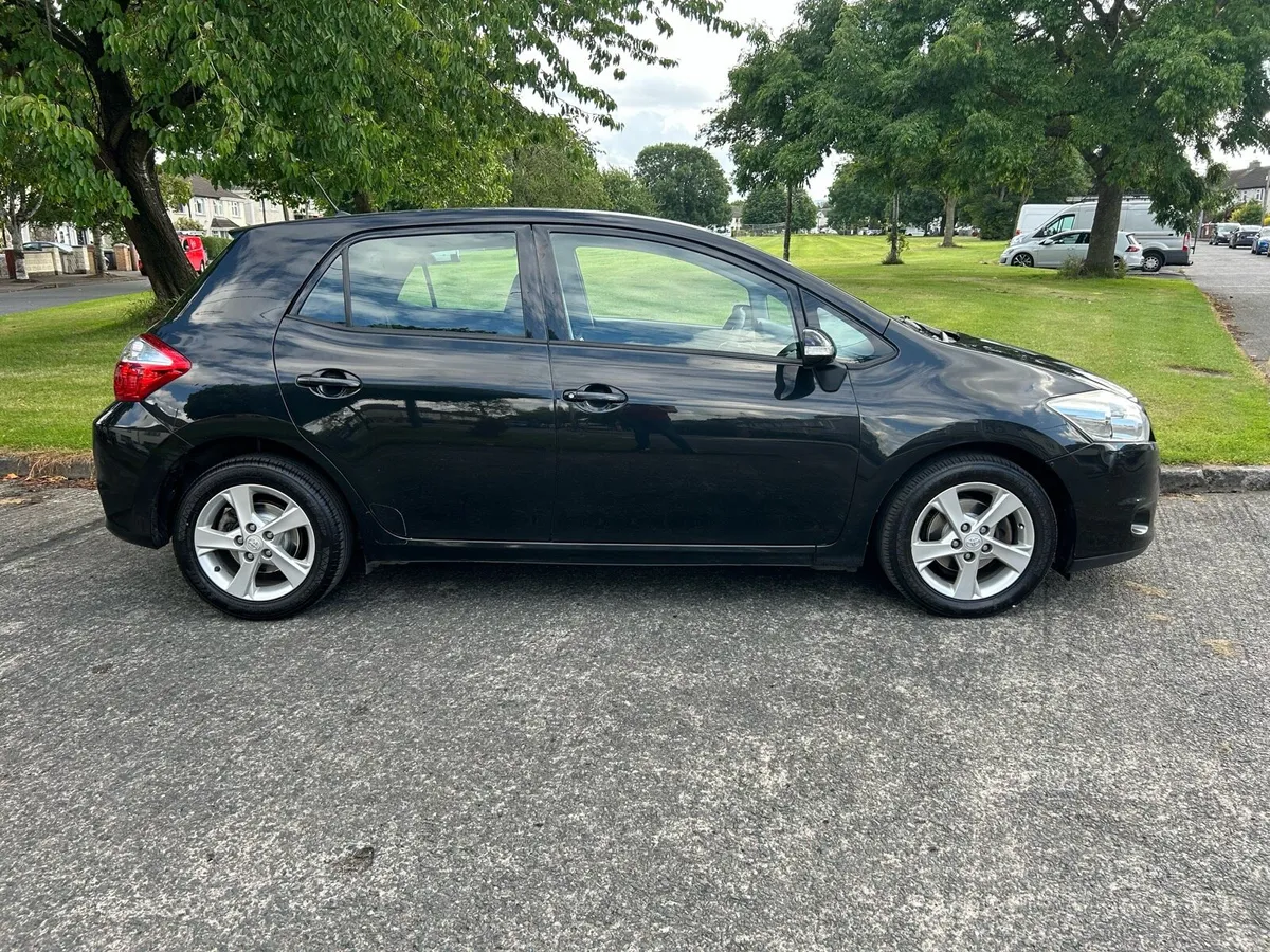2010 Toyota Auris 1.4 D4D TR // New NCT 8/26 - Image 2