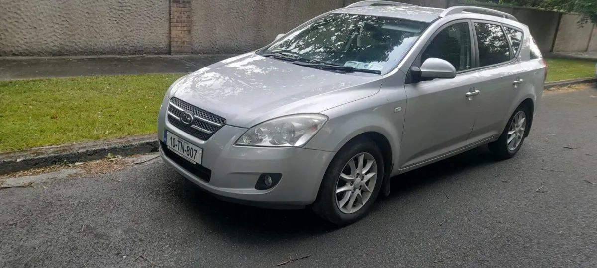 Kia Ceed 2010 Diesel Est NCT 4/26 Tax 1/26 €2,150 - Image 2