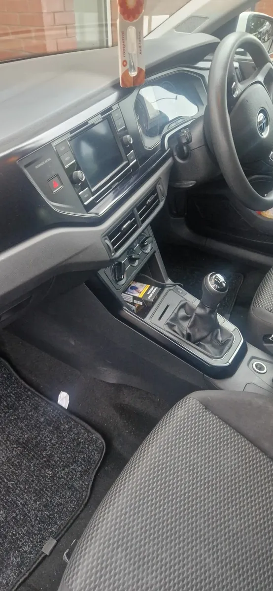 Volkswagen Polo 2021 - Image 2