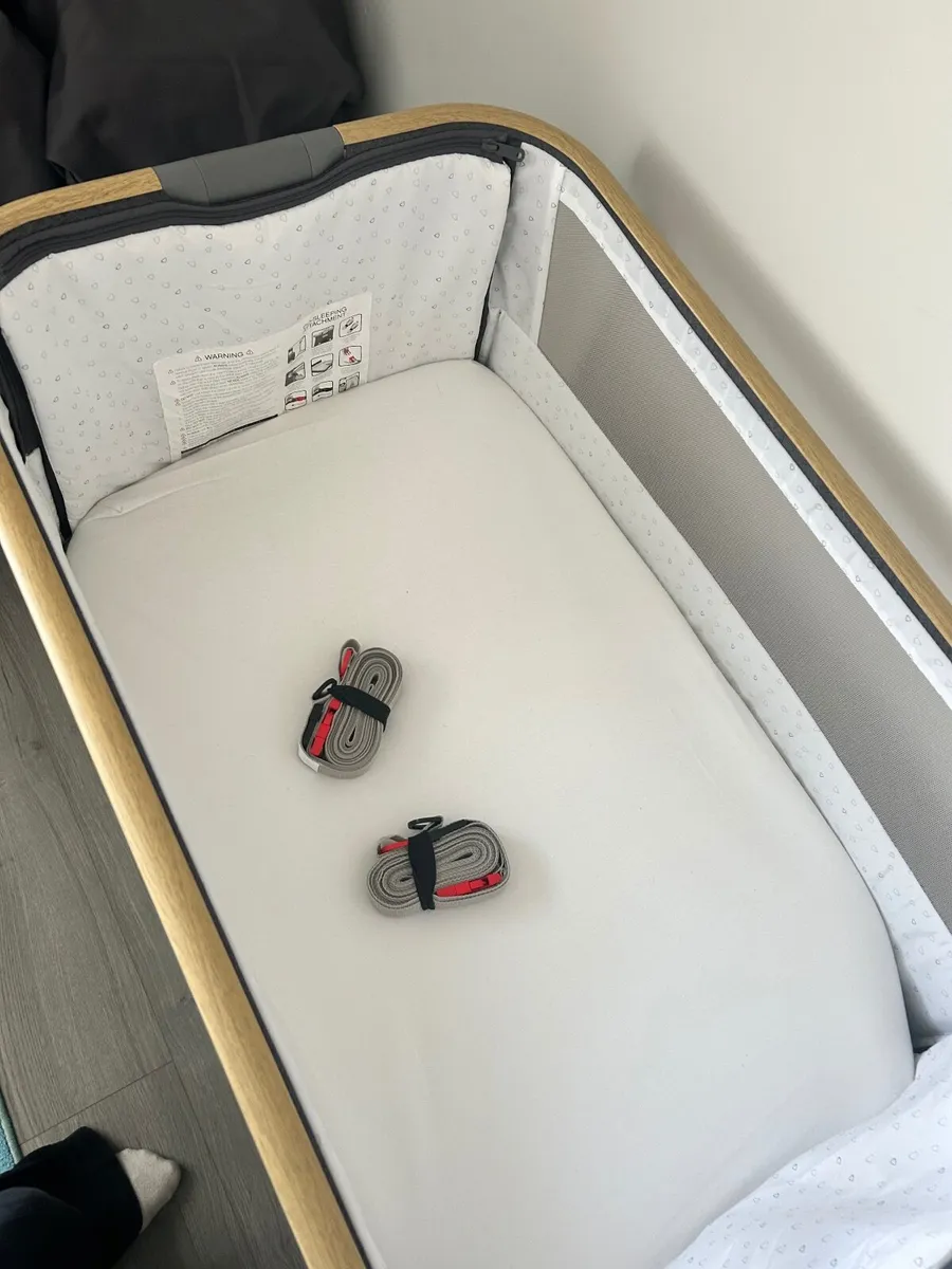 Tutti Bambini CoZee Lite Bedside Crib Grey and Oak - Image 1