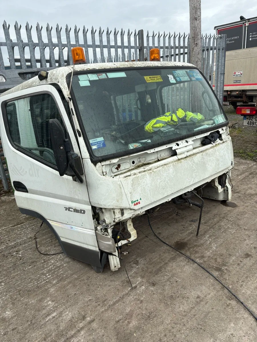 09 Mitsubishi 7c15D tipper Breaking for parts - Image 3