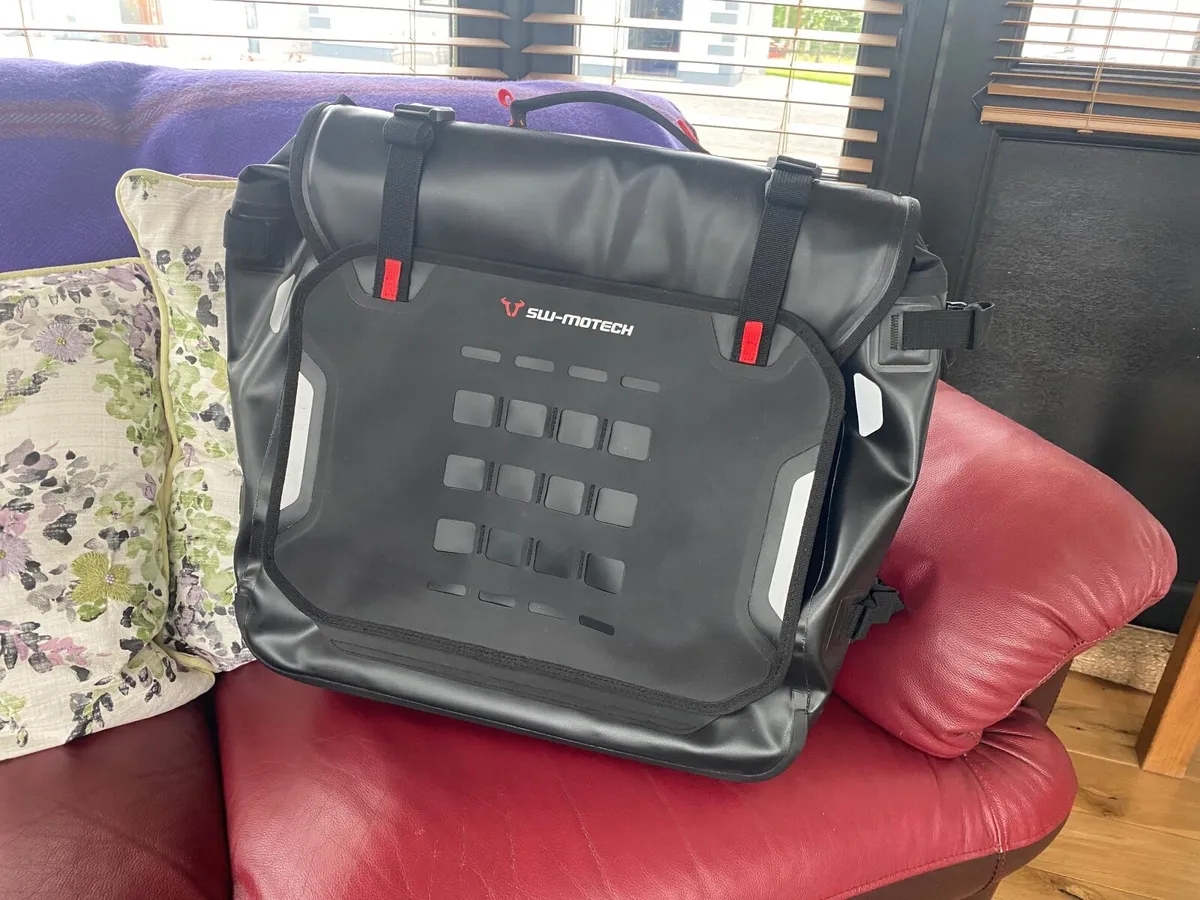 Motorcycle soft luggage, cente stand Tenere - Image 1
