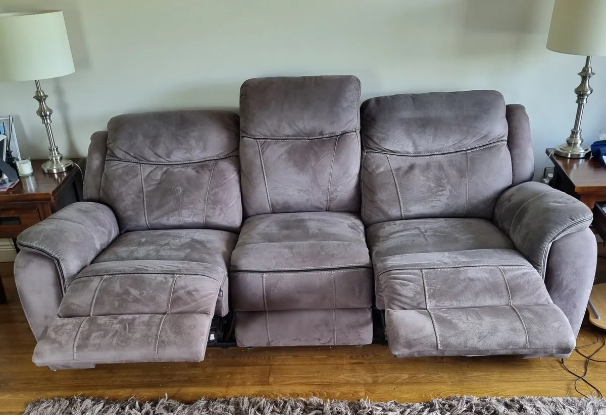 Electric Reclining sofa 3 2 1 set - Image 3