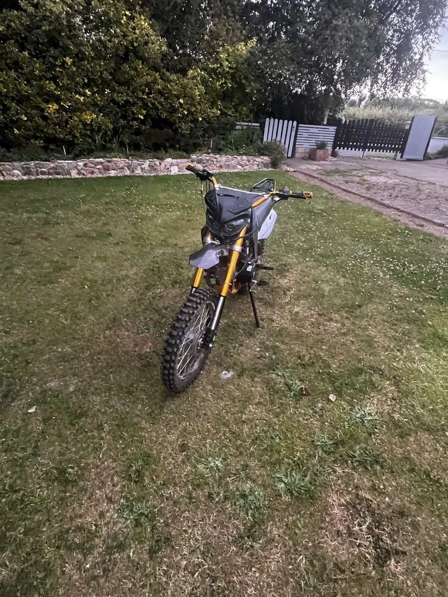 Dirt Bike - Image 4