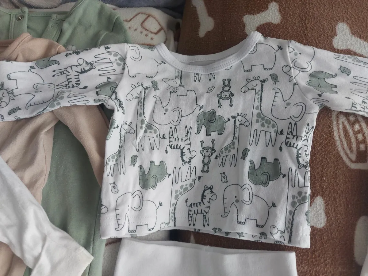 Baby clothes 3-6 month's + newborn swaddle blanket - Image 1