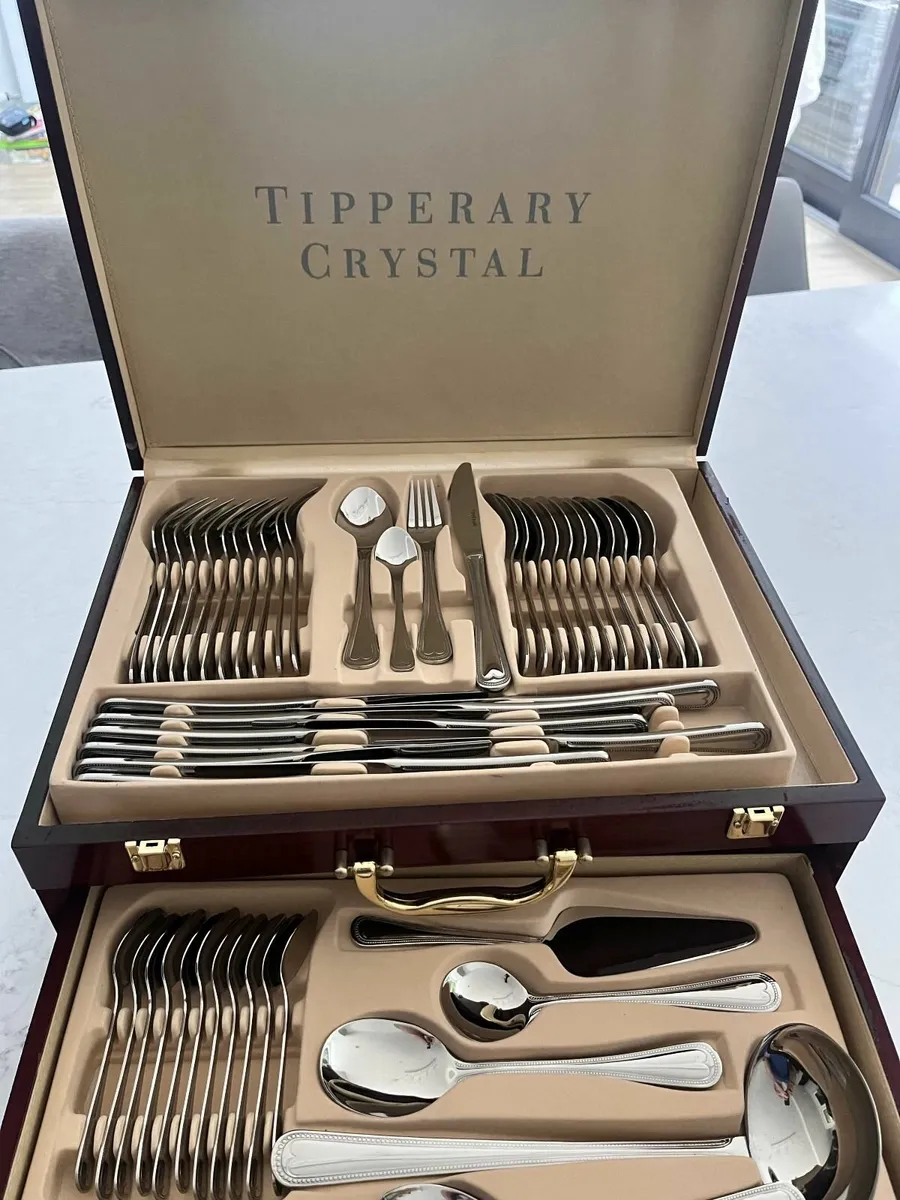 12 sitting Tipperary Crystal Cutlery Canteen - Image 4