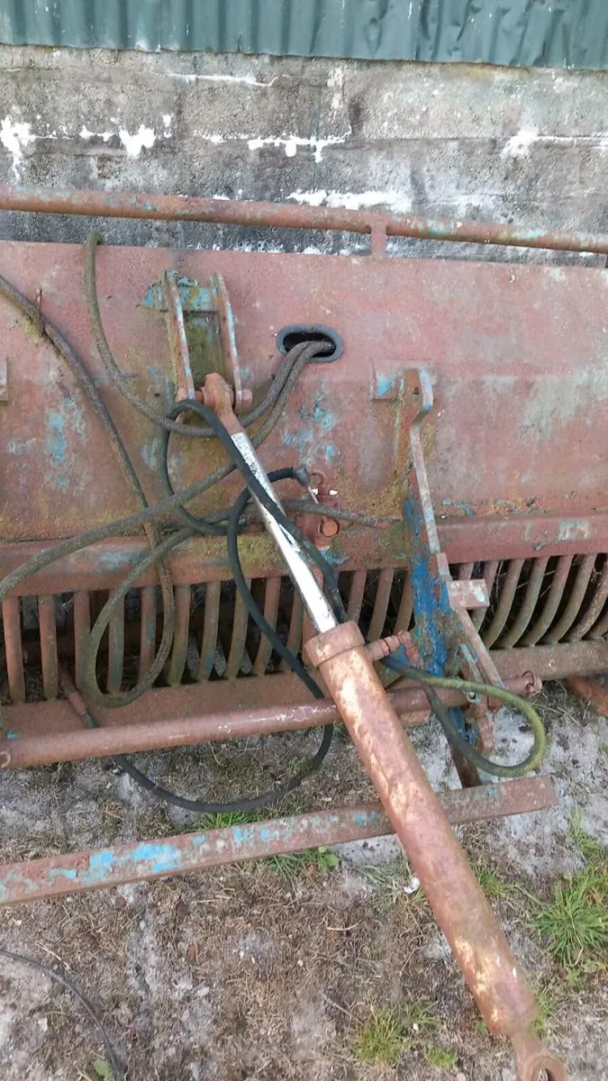 Yard clearance. Tanco hyd beet;wheels,weight hitch - Image 2