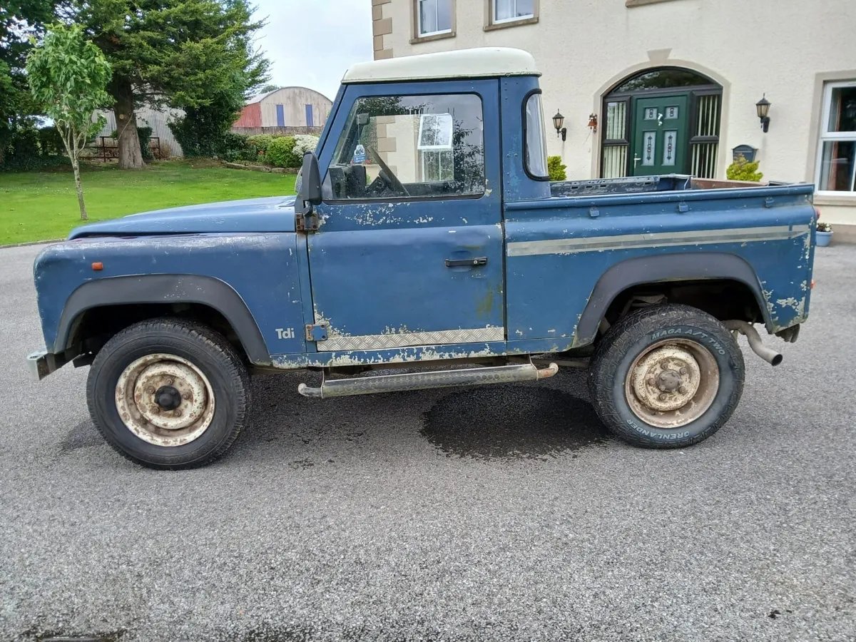 Land Rover Defender 1996 - Image 2