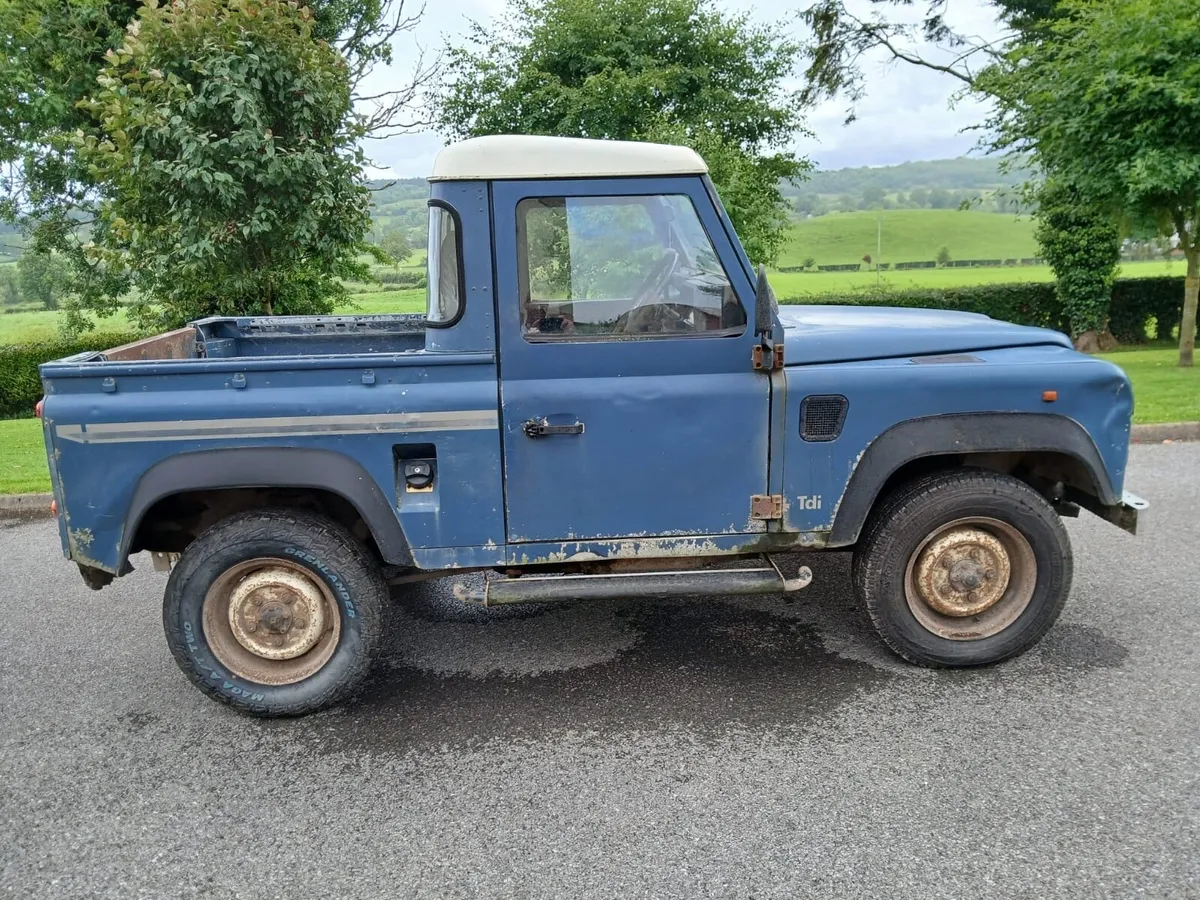 Land Rover Defender 1996 - Image 3