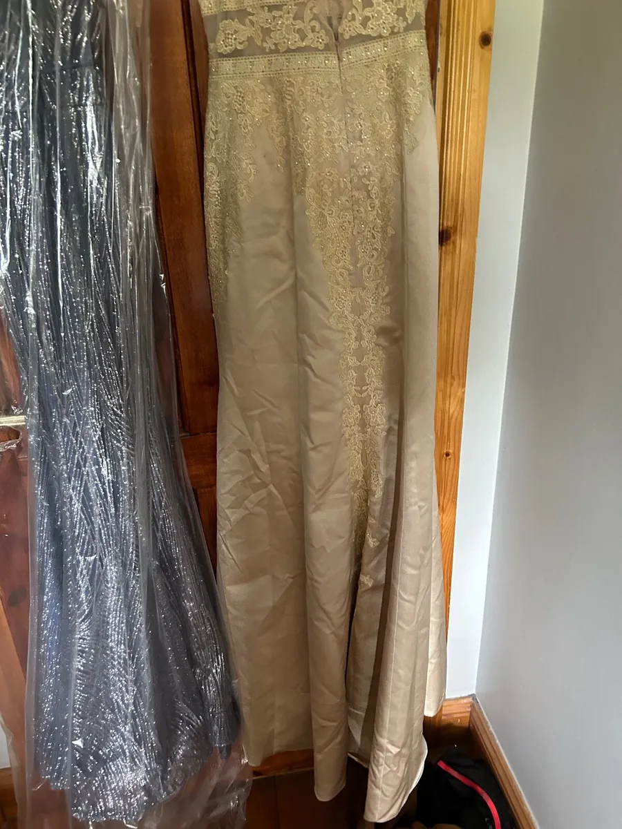 Clothes - Image 4
