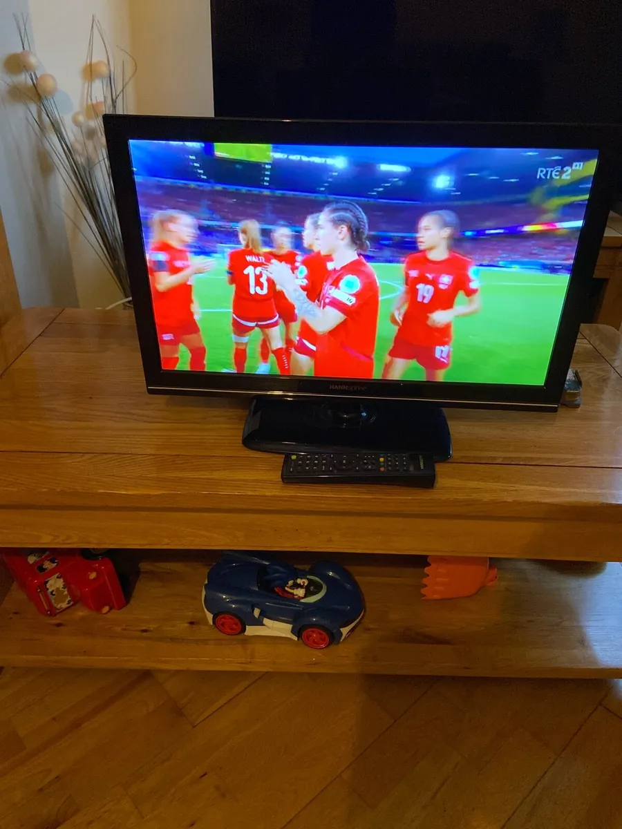 24 inch. Hannspree. TV