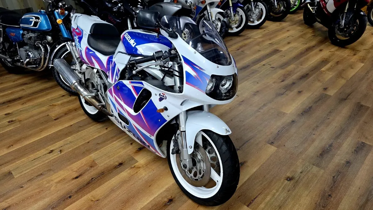 Suzuki Gsxr 750 - Image 2