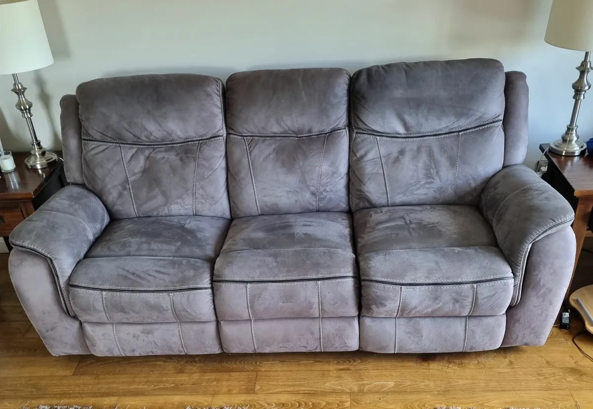 Electric Reclining sofa 3 2 1 set - Image 1
