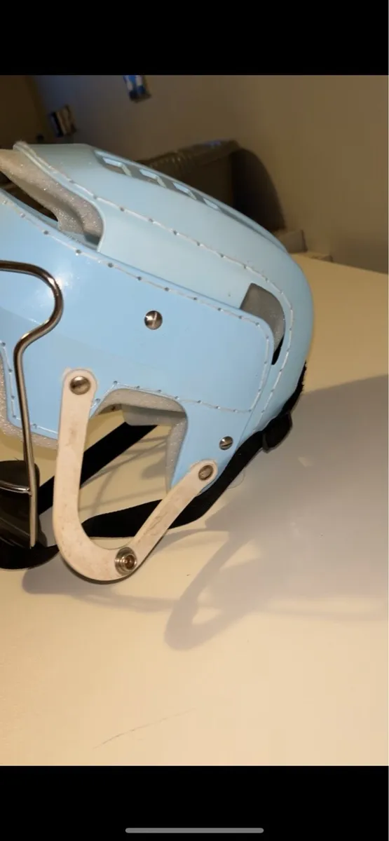Hurling helmet - Image 2