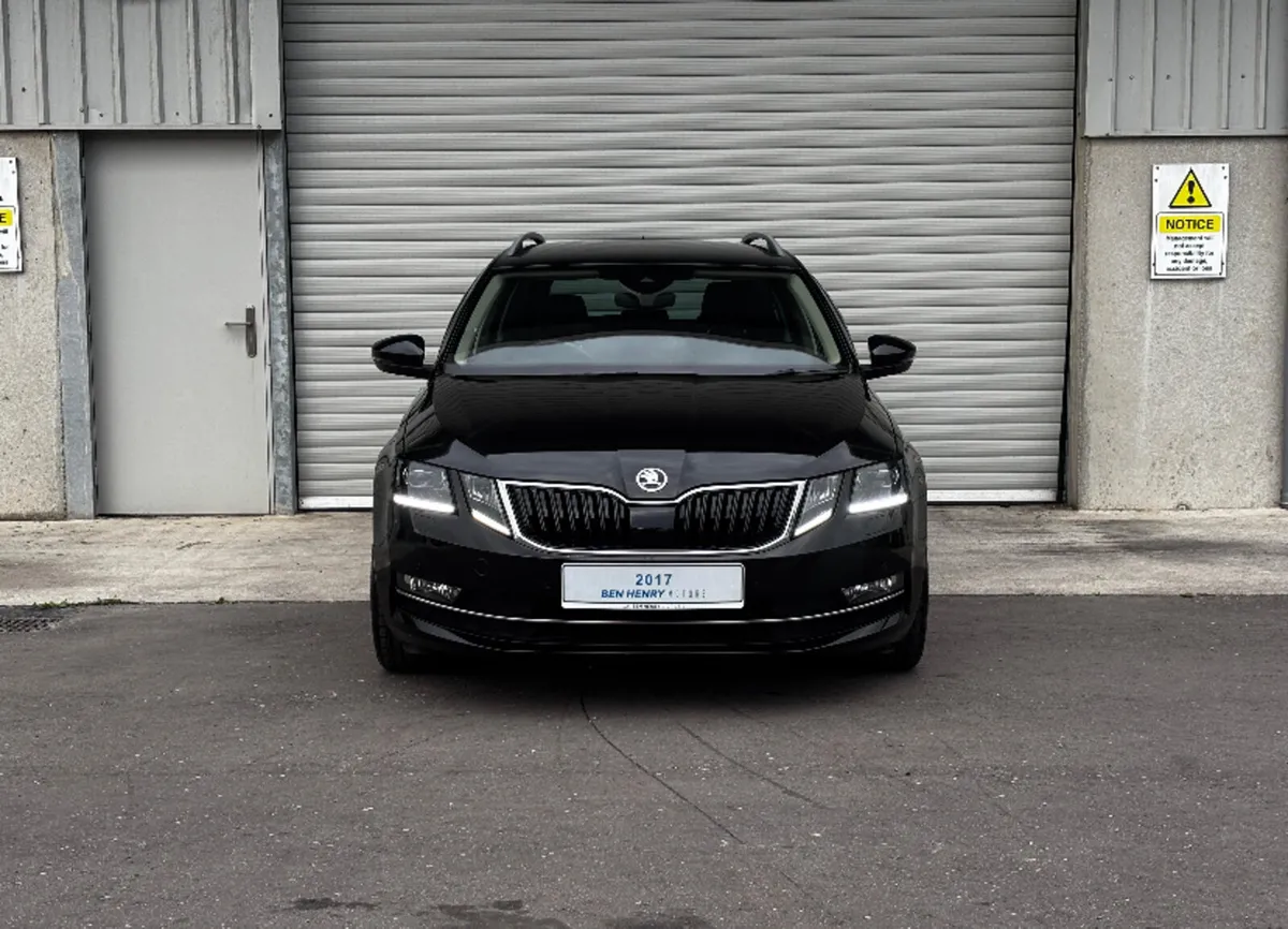 2017 Skoda Octavia 2.0 TDI DSG Combi *L+K - Image 2