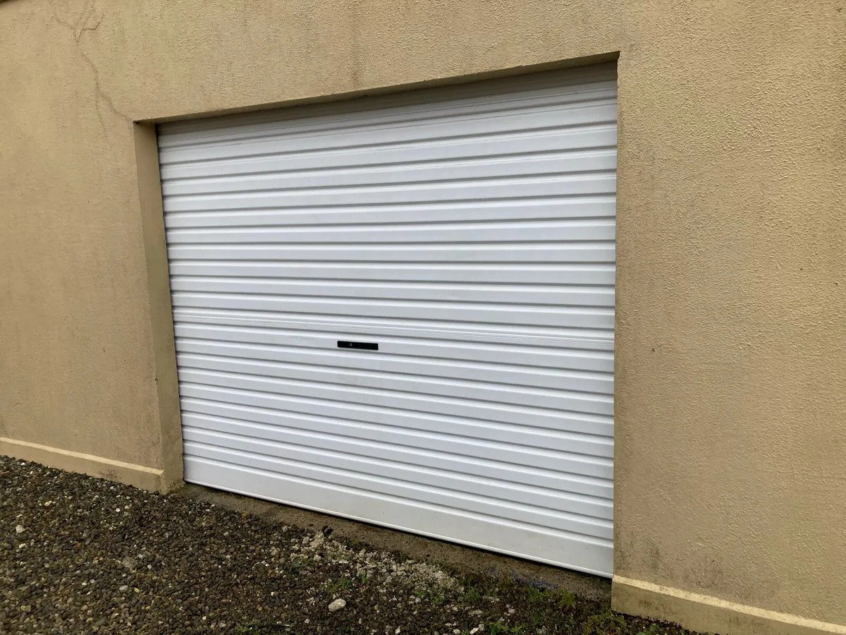 Gates and roller doors - Image 3