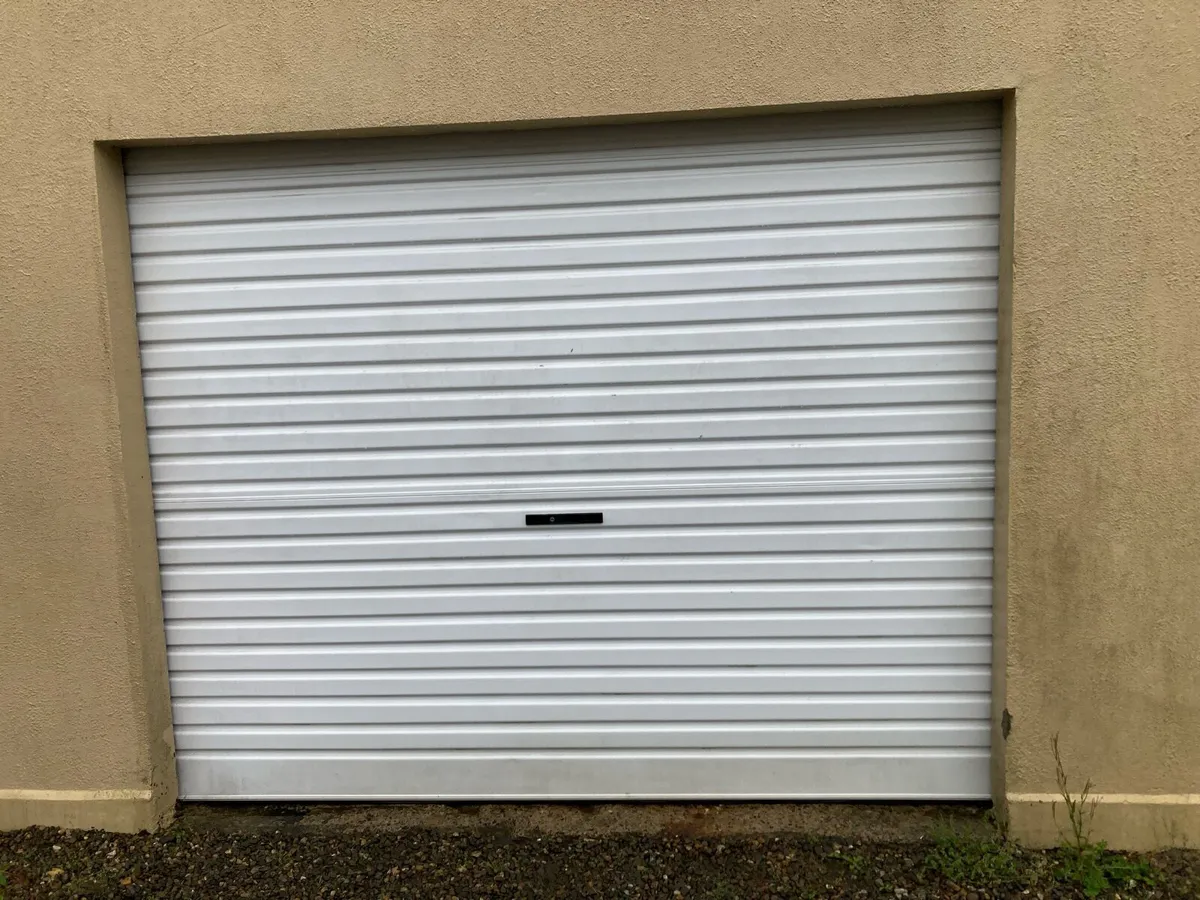Gates and roller doors - Image 4