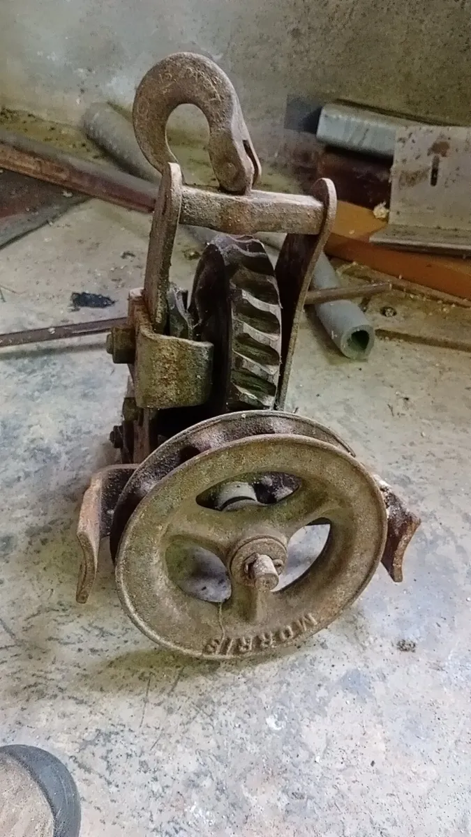 Vintage pulley - Image 1