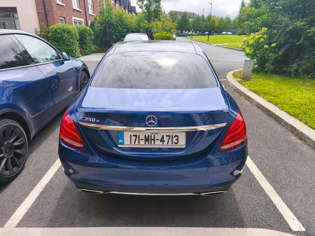2017 Mercedes-Benz  C350e Premium Plus - Image 4