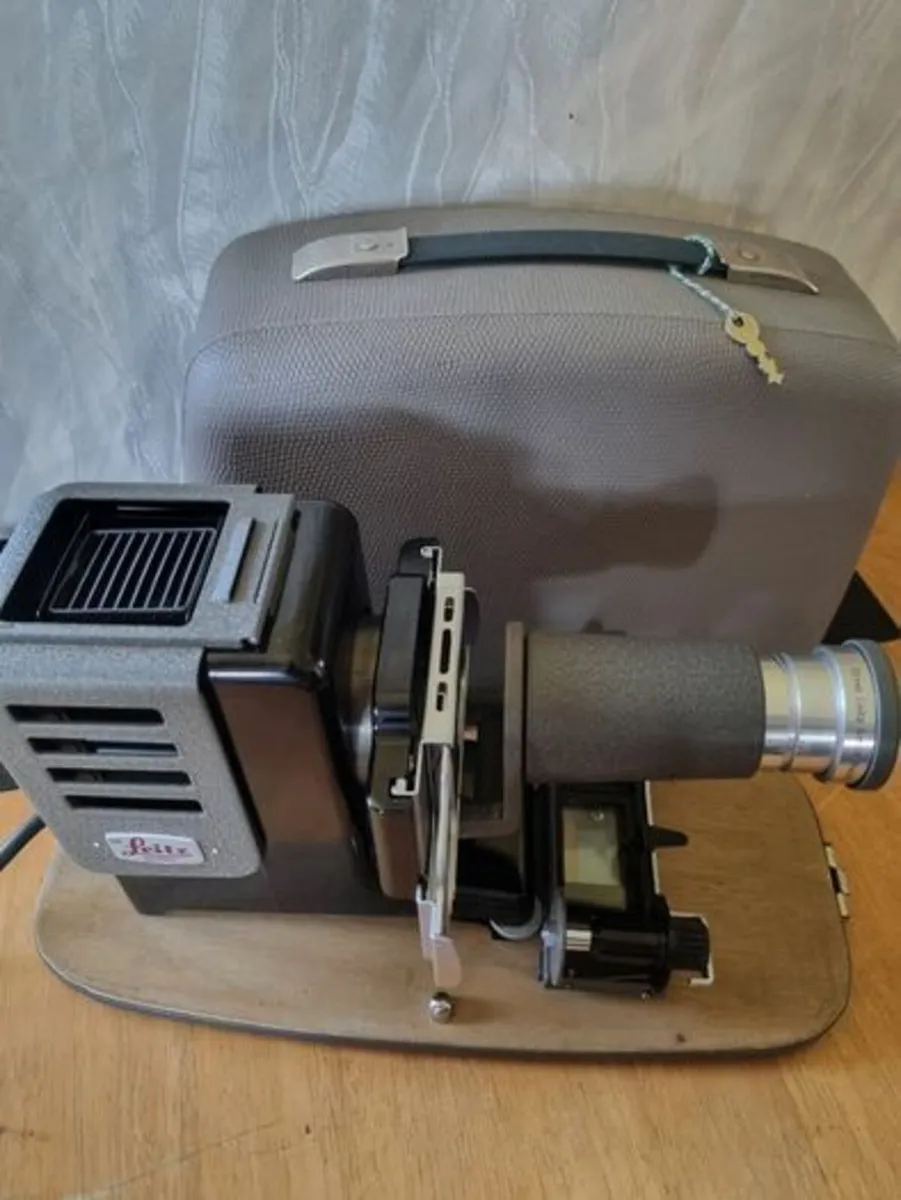 Vintage German Leitz projector - Leica - Image 4